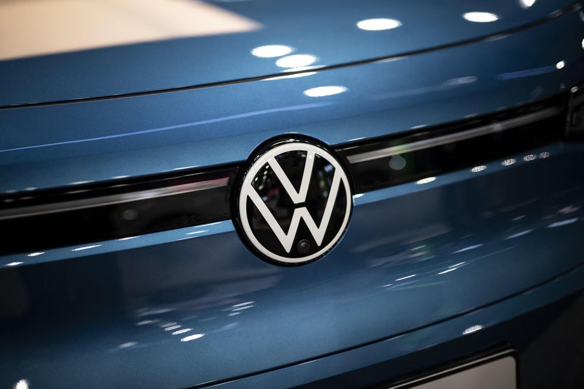 https://www.quotidianodelsud.it/wp-content/uploads/2026/06/volkswagen-logo-ipa.jpeg