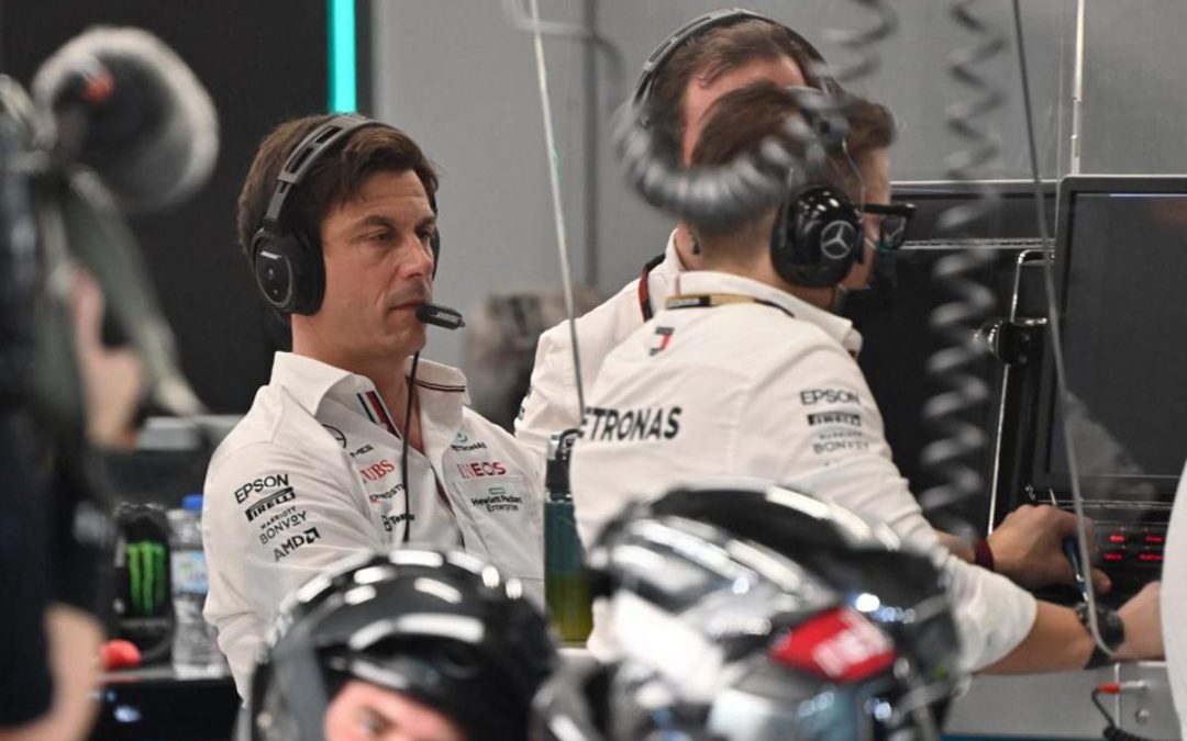 Formula 1, Wolff: “Arrabbiato per ritiro Antonelli, Hamilton è rivale per titolo”