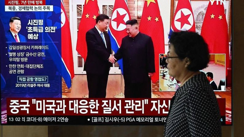 Xi Jinping in Corea del Nord, raro vertice con Kim Jong Un tra nucleare e sfida agli Usa