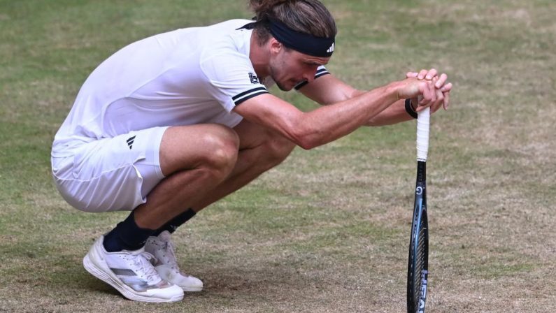 Zverev, paura ad Halle: malessere contro Fritz, poi perde la partita