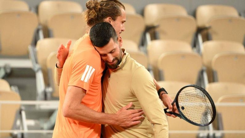 Djokovic, messaggio a Zverev dopo il Roland Garros: “Felice per te, meriti questo successo”