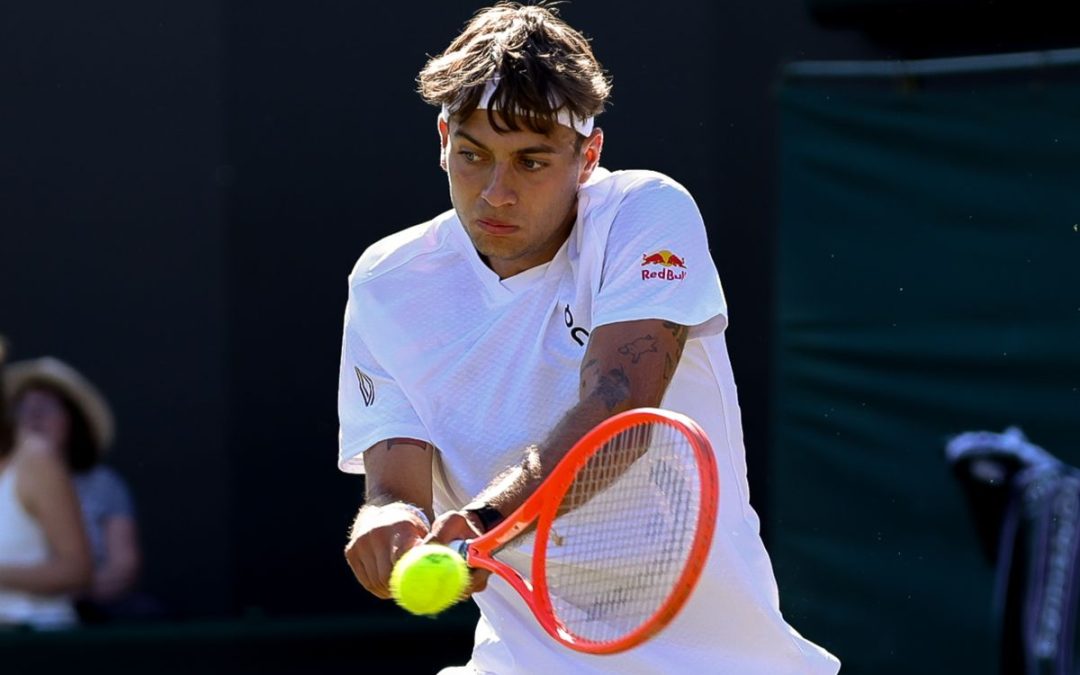 Cobolli piega Khachanov in 5 set e vola agli ottavi di Wimbledon