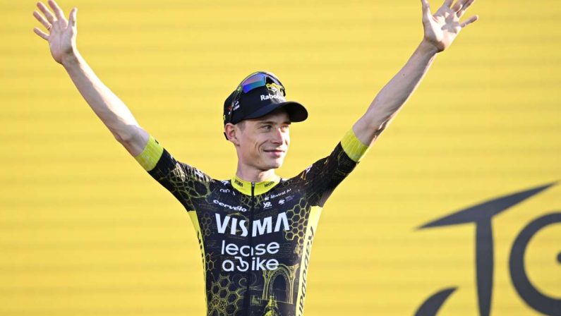 Cronosquadre alla Visma, Vingegaard prima maglia gialla del Tour