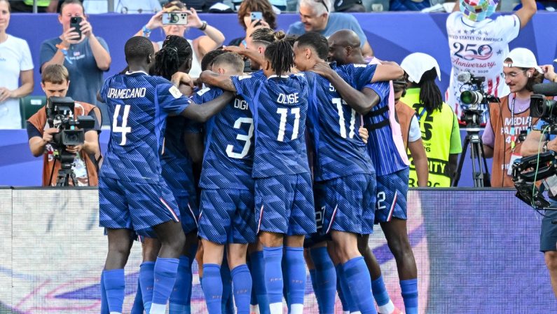 Mbappè la decide dal dischetto: la Francia batte il Paraguay e vola ai quarti