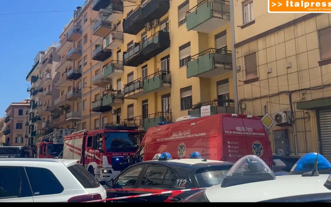 Uomo ucciso a coltellate a Palermo, presunto omicida si barrica in casa