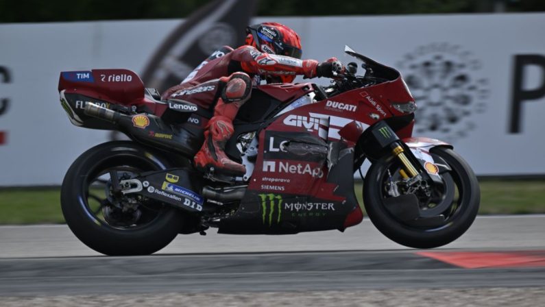Marc Marquez vince la sprint in Germania, Di Giannantonio sul podio