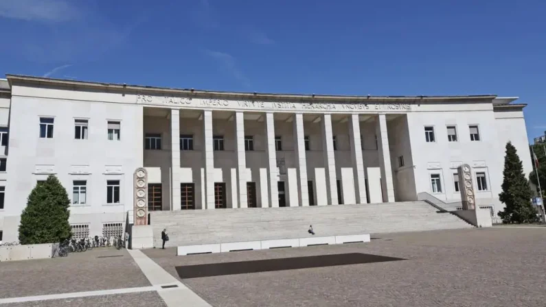 Crolla parte edificio Tribunale a Bolzano