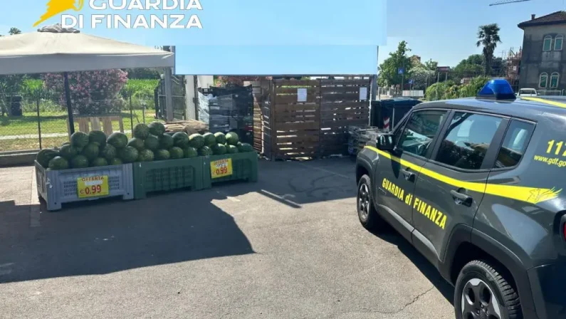 Sequestrati a Rovigo 450 kg di carne scaduta e 3 tonnellate di verdura marcia