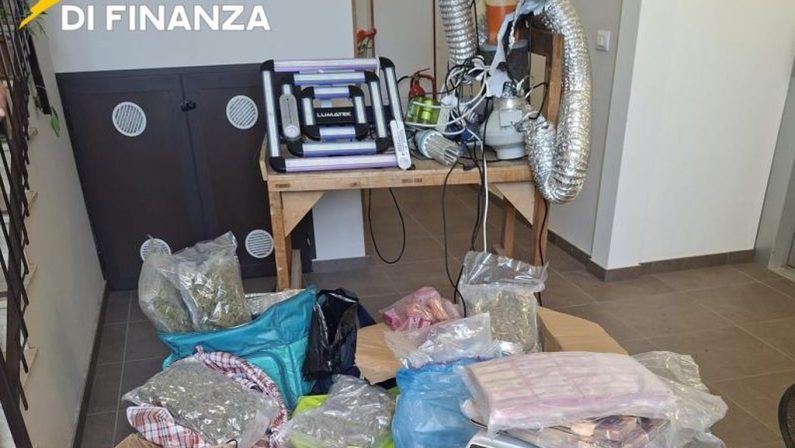 Trovati con 100 kg di droga tra hashish e marijuana, tre arresti nel catanese