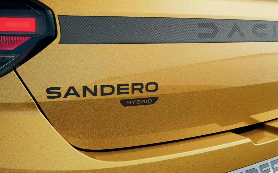 Dacia Sandero Stepway Full Hybrid 155, aperti gli ordini
