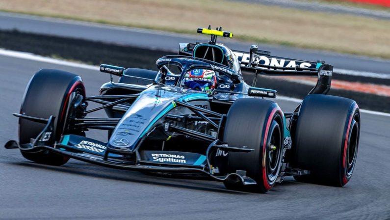 Antonelli il più veloce nelle libere in Belgio, Hamilton 4°