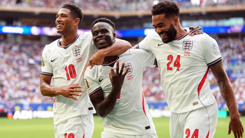 Show fra Francia e Inghilterra, la tripletta di Saka vale il terzo posto