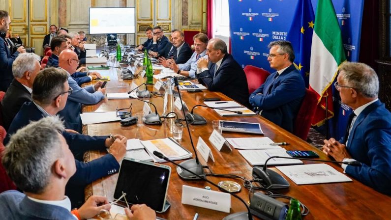 Agroalimentare, Lollobrigida “Controlli e risorse a tutela del grano italiano”