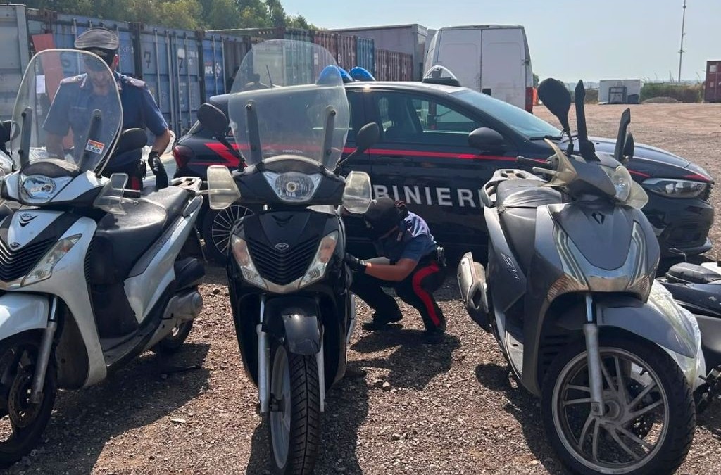 Scoperto traffico illecito di moto nei container a Roma, 3 fermi e 2 denunce