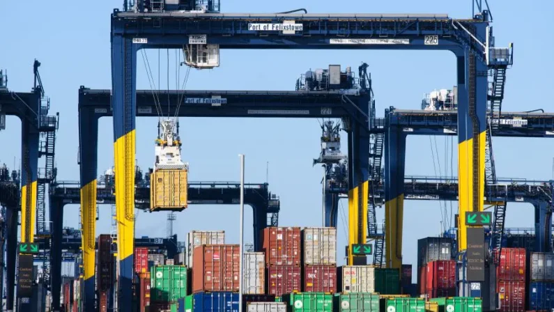 Gli Usa impongono nuovi dazi fino al 12,5% a oltre 60 partner commerciali