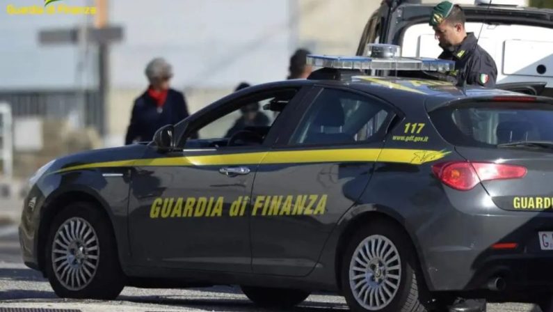 Furti d’auto e riciclaggio, 13 misure cautelari nel foggiano