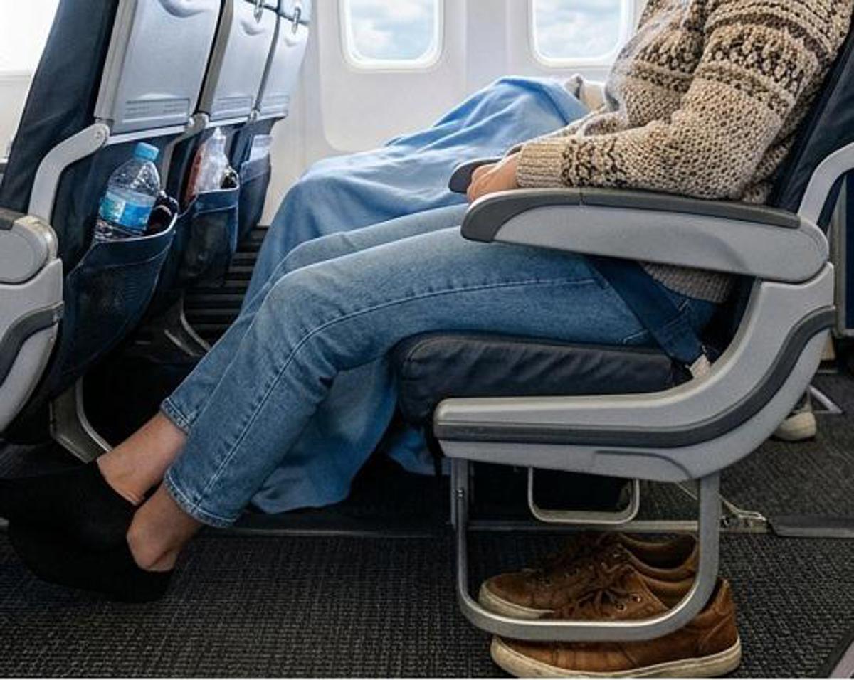 https://www.quotidianodelsud.it/wp-content/uploads/2026/07/aereo-scarpe-ai.jpeg