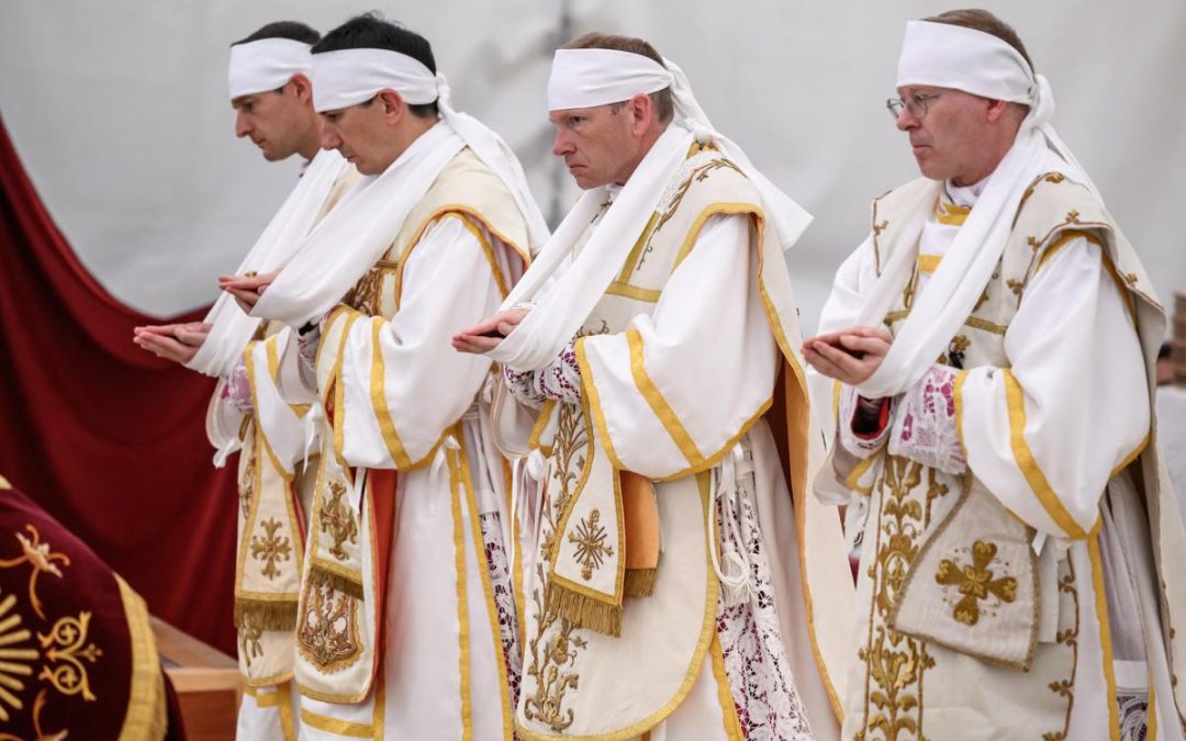 Chiesa, Lefebvriani ordinano 4 vescovi senza mandato pontificio: è scisma