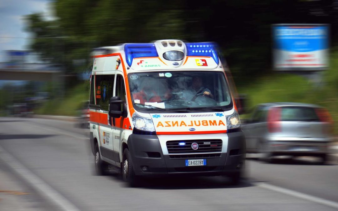 Belluno, cerca pezzi dello specchietto retrovisore in galleria: investito e ucciso 79enne