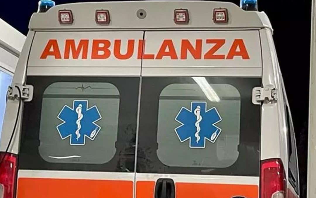 Bari, scontro tra due auto: un morto e sei feriti