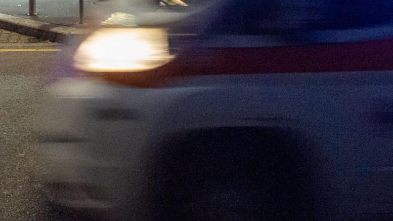 Pavia, senza luci e casco sul monopattino: muore investito ragazzo di 16 anni