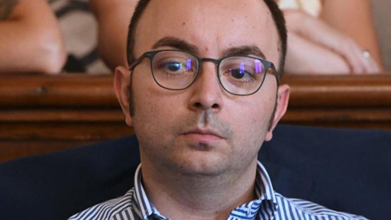 Caso Roggero, capogruppo Pd di Piacenza lo difende e rischia il posto: pronto a seguire indicazioni partito