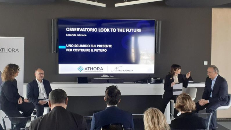 Risparmio, Athora Italia: “Per l’82% delle donne è difficile mettere da parte risorse, pesa l’aumento del costo della vita”