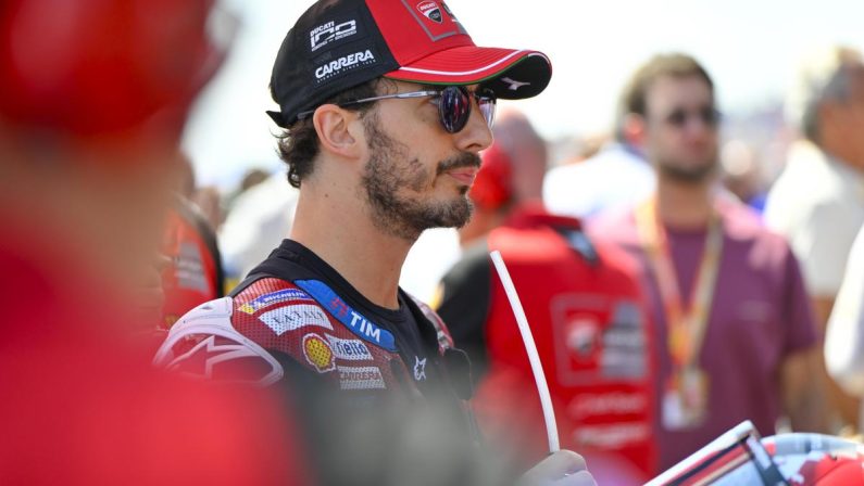 MotoGp, Bagnaia operato all’avambraccio destro, rientro previsto per il Gp di Silverstone