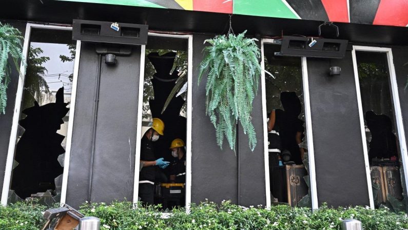 Thailandia, incendio in un bar a Bangkok: almeno 27 morti e oltre 60 feriti