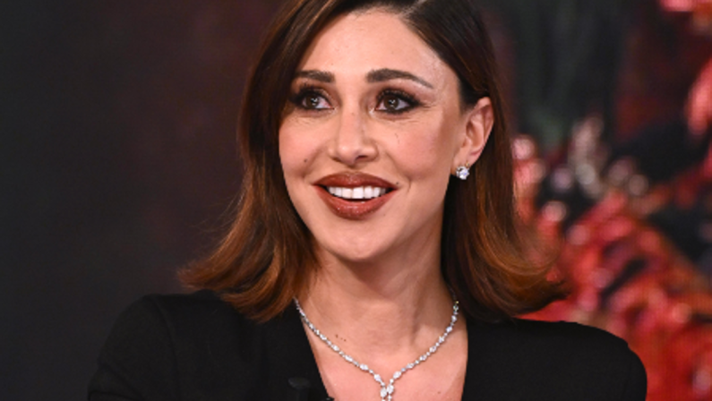 Belen, il messaggio sui social: “Bisogna affrontare il dolore, non nasconderlo”