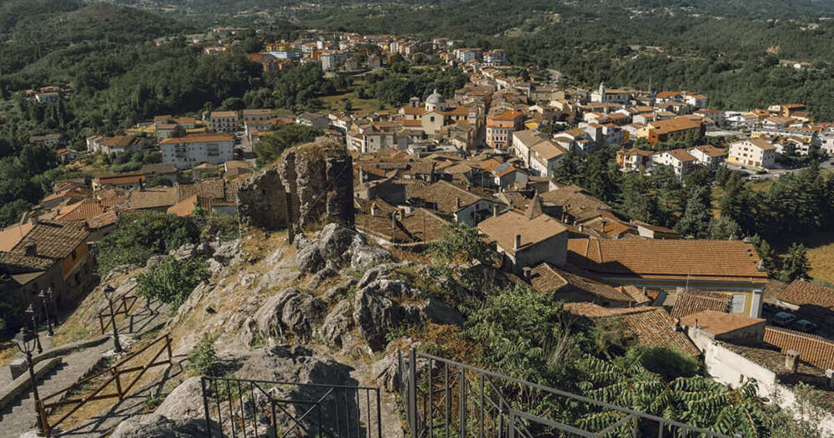 https://www.quotidianodelsud.it/wp-content/uploads/2026/07/borghi-lucani-parco-pollino.jpg