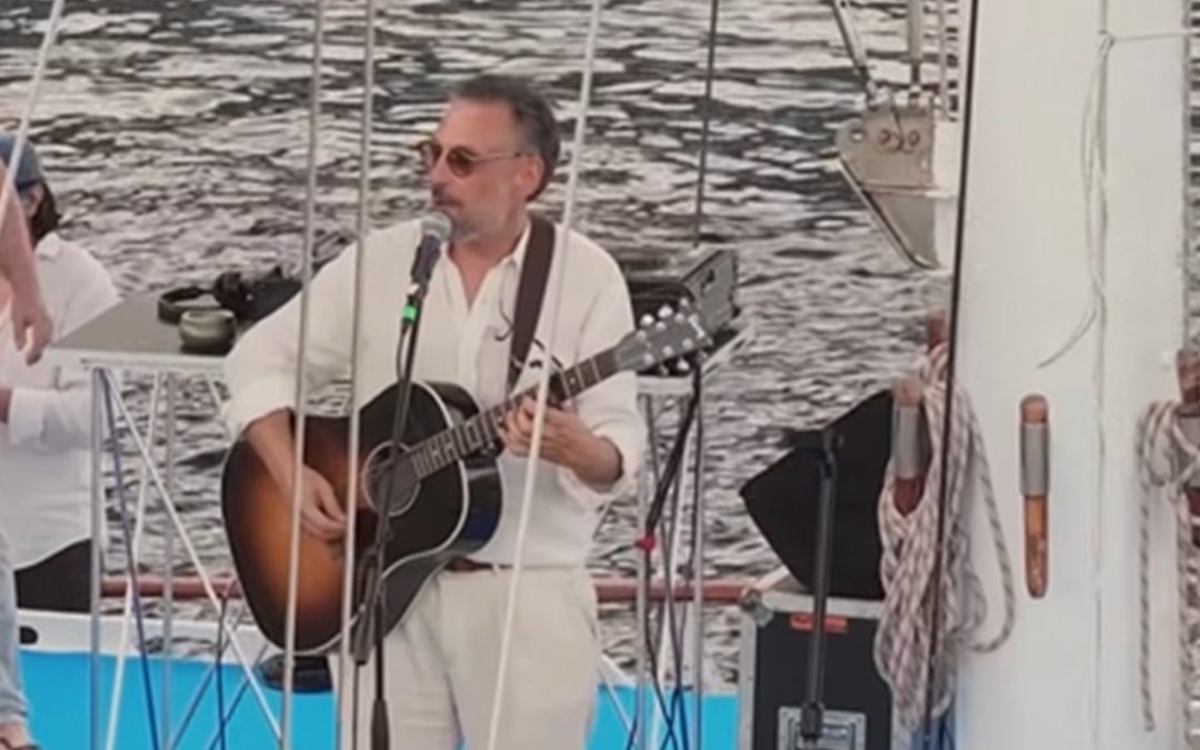 Dario Brunori al Floating Fest