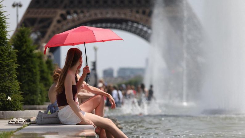 Caldo estremo in Europa, allarme Oms: “In arrivo nuova ondata fino a 43 gradi, è vera emergenza”