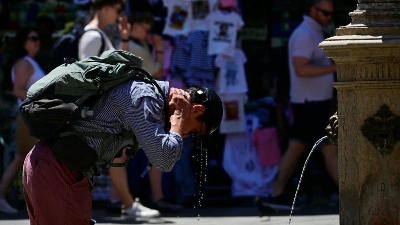 Caldo record, allerta in Italia: bollino rosso a Firenze e Perugia