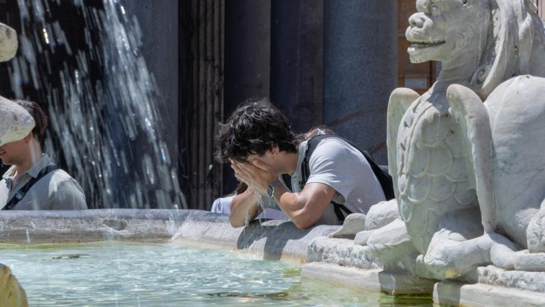 Caldo, è di nuovo allerta: tornano i bollini rossi, la situazione da Nord a Sud