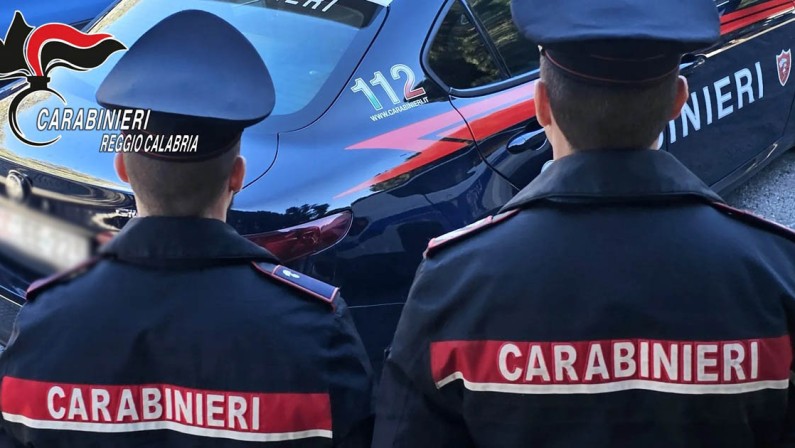 Aggredisce, picchia e deruba il rivale in amoreArrestato un uomo a Cosenza, ferita la vittima