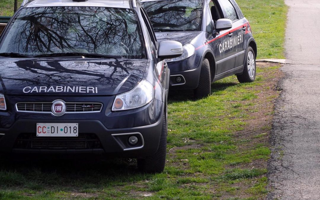 Spara ai ladri durante tentato furto, custode azienda denunciato: aveva porto d’armi scaduto
