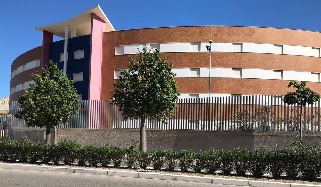 L'incompiuta caserma dei carabinieri di Crotone