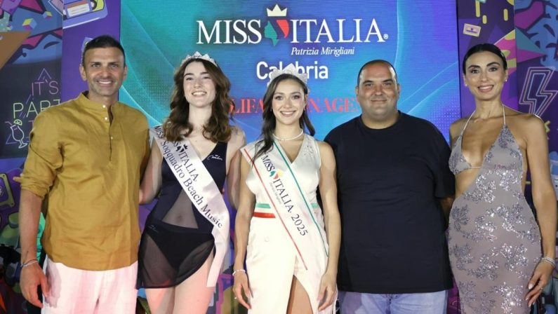 Cetraro, Miss Italia Calabria ha incoronato Miss Soqquadro Beach Music 2026