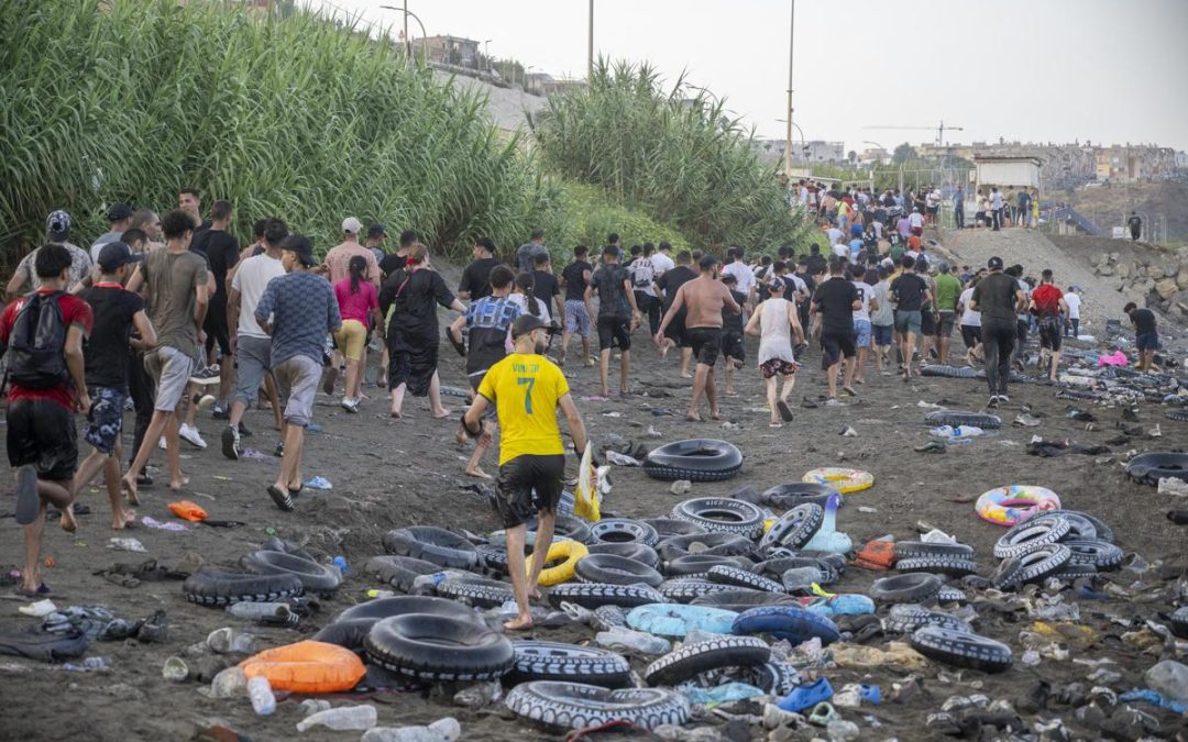 Ceuta, Ue difende Schengen: “Migranti non arriveranno in Spagna”