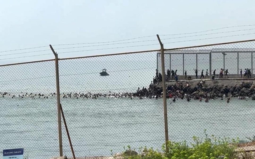 Migranti, a Ceuta la peggior crisi dal 2021