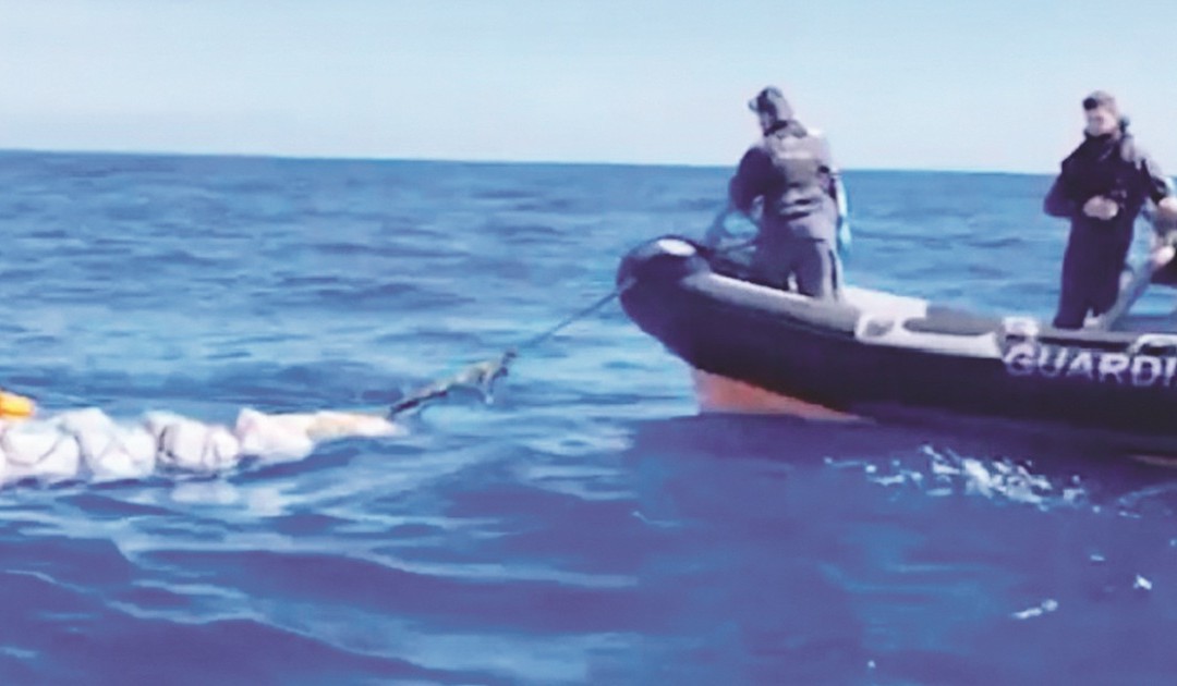 Il recupero di cocaina in mare