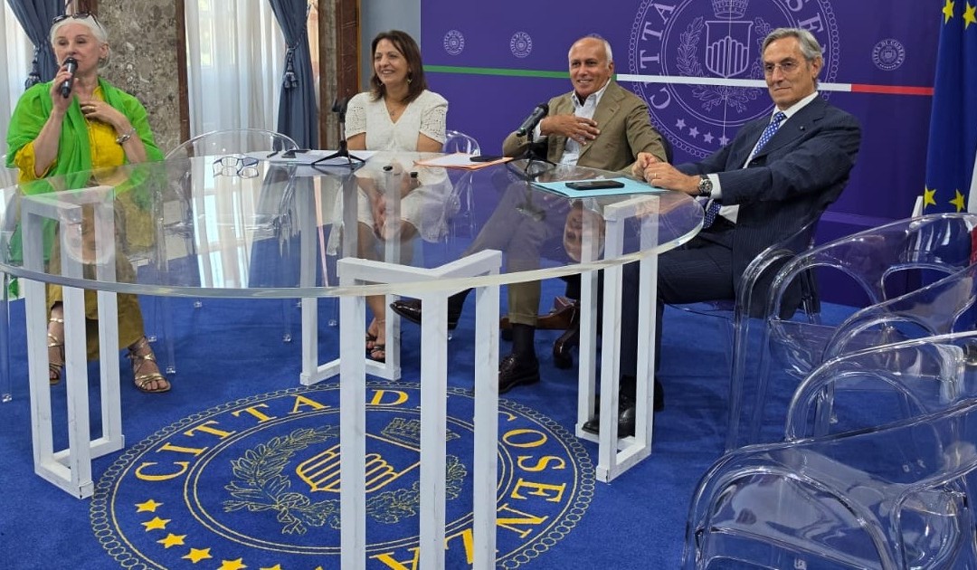 La conferenza stampa a Palazzo dei Bruzi