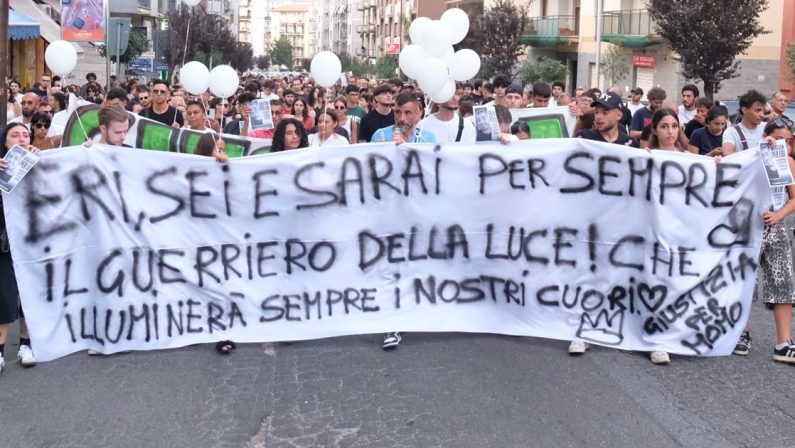 Cosenza, un corteo per Mohamed: «Vogliamo giustizia»