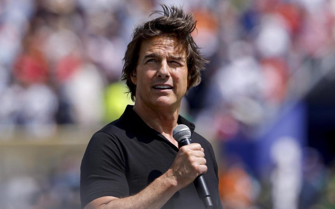 Tom Cruise, la figlia Suri rinuncia al cognome