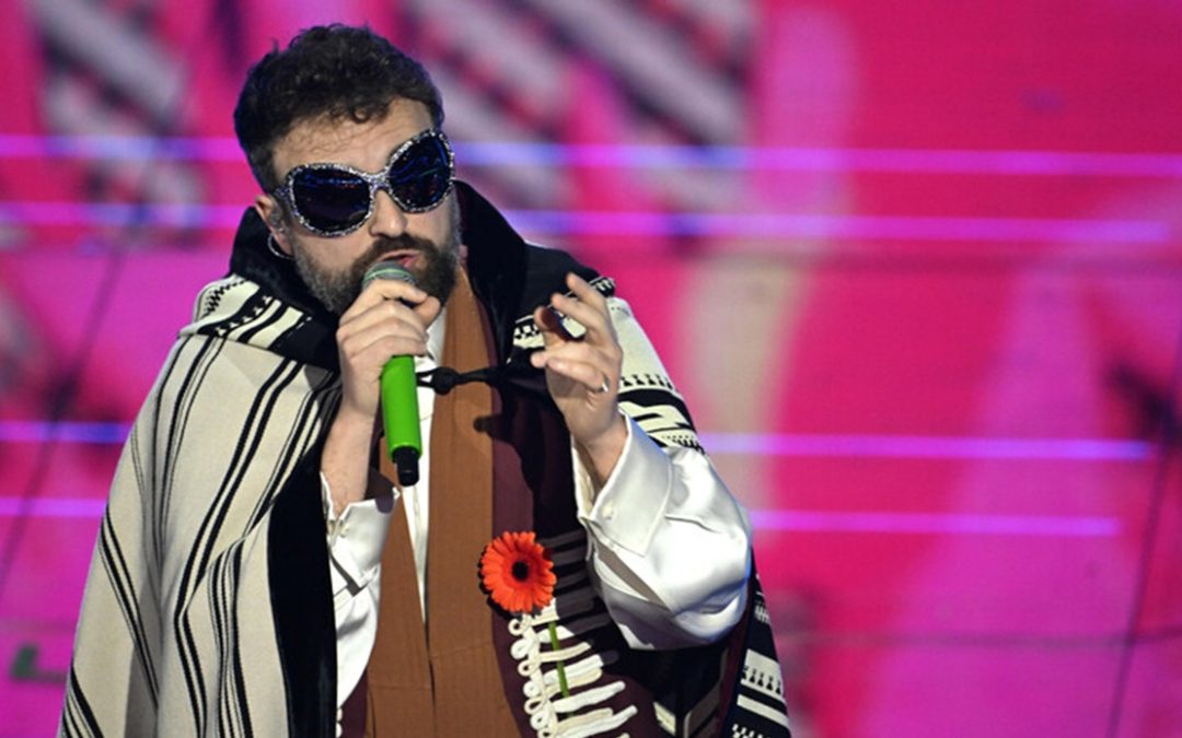 Dargen D'Amico salirà sul palco del festival delle Invasioni il 23 luglio