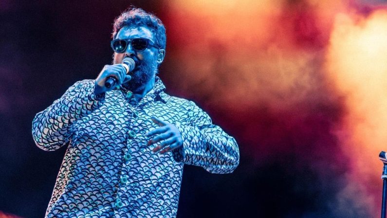 “Invasioni” a Cosenza, buona la prima con Dargen D’Amico