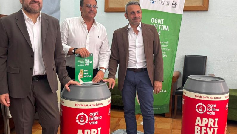 Sostenibilità, Cial porta ‘Ogni Lattina Vale’ sulle spiagge di Salerno e della Calabria