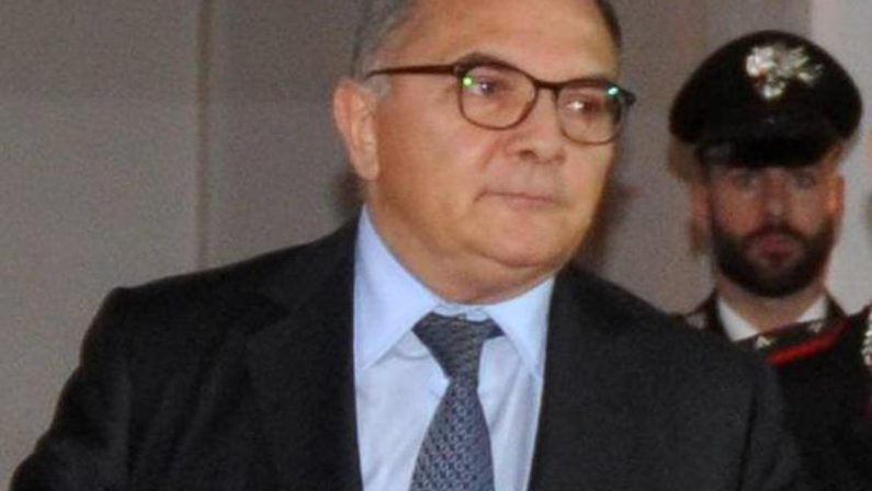 Mafia, la denuncia di de Lucia: “Sistema carcerario non funziona. Boss continuano a comandare”