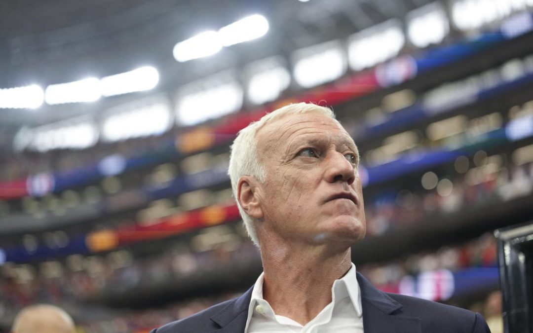 Deschamps attacca l’arbitro dopo l’eliminazione della Francia: “Per voi è al livello di una semifinale dei Mondiali?”